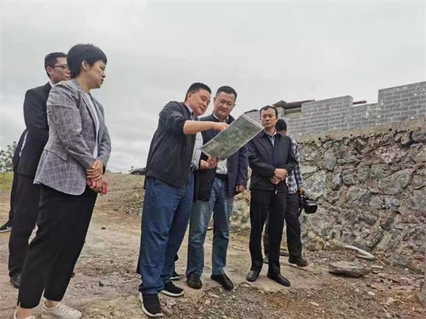 5月10日，副县长徐涌泗一行调研湖田山项目，黄山开云（中国）官方集团党委书记、董事长洪筱明，湖田山执行董事邢辉姣陪同2.jpg